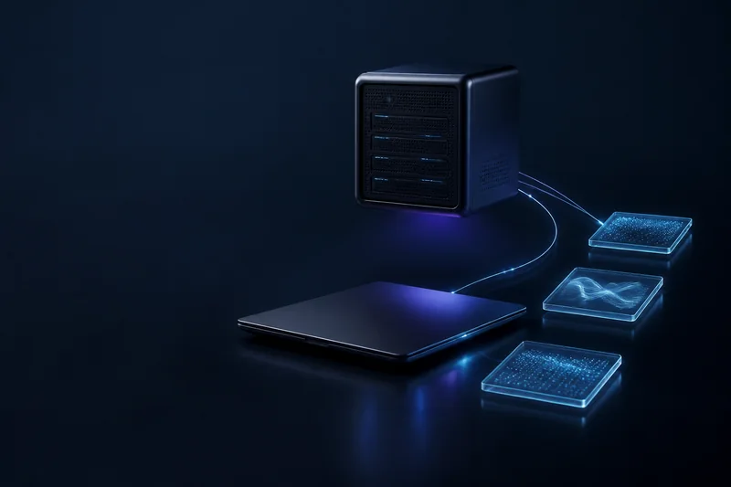Abstrakte 3D-Darstellung aus Server, Laptop und verbundenen Datenmodulen